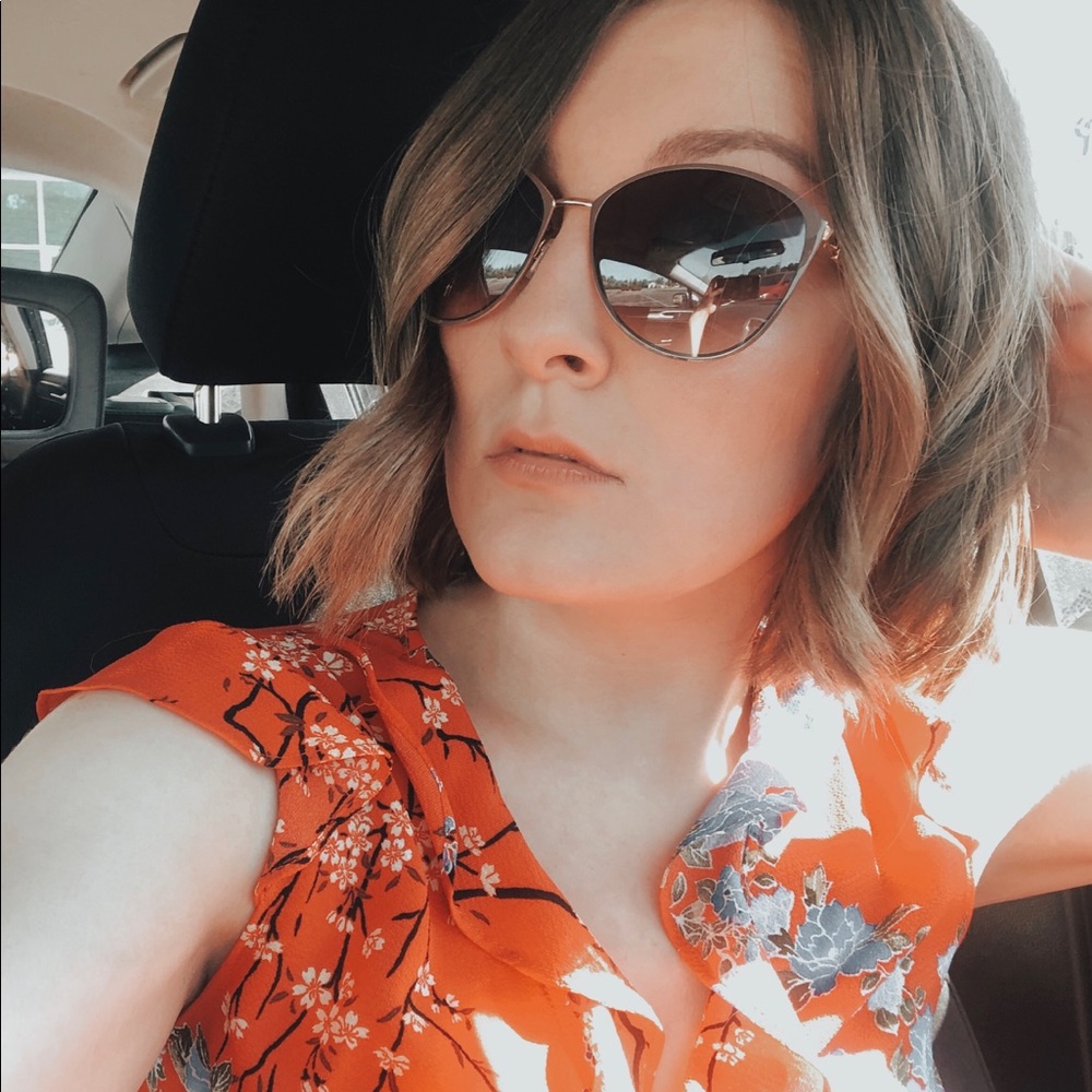 Meet your Posher, Lauren